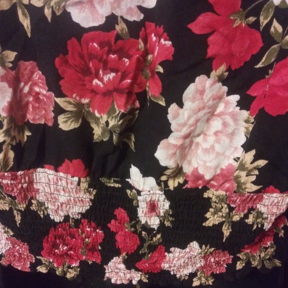 Black Rose Button Up Blouse - Picture 4 of 4